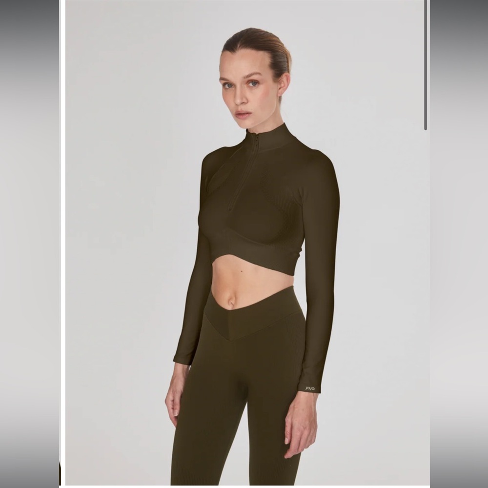 Joja Exhale Long Sleeve Cropped Layering Top in Army Green Size Small $85 Retail - Picture 2 of 9